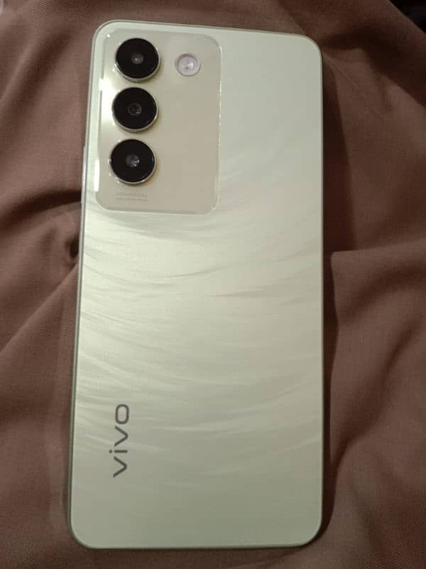 Vivo Y100 1