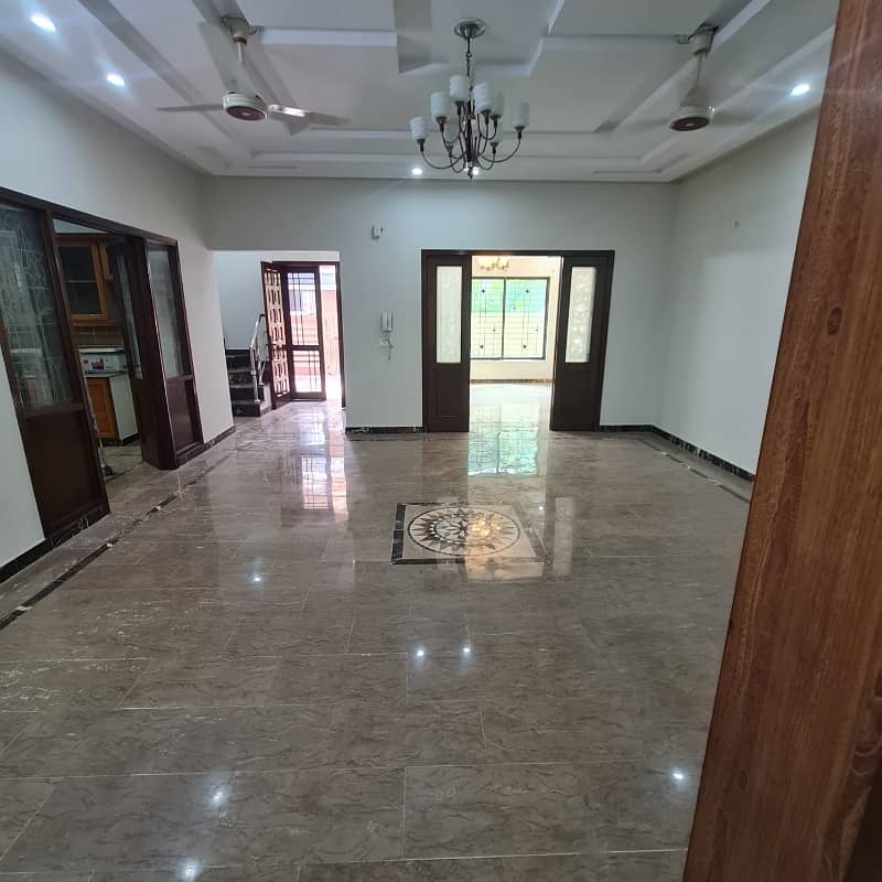 10 marla house for sale new type sold construction wapda Town ph1 block k3 5