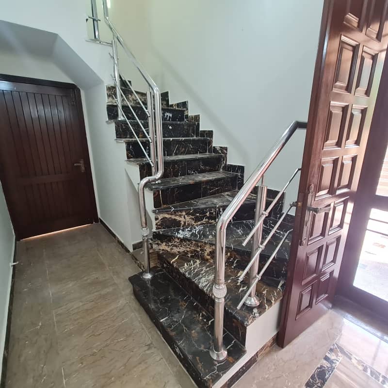 10 marla house for sale new type sold construction wapda Town ph1 block k3 13