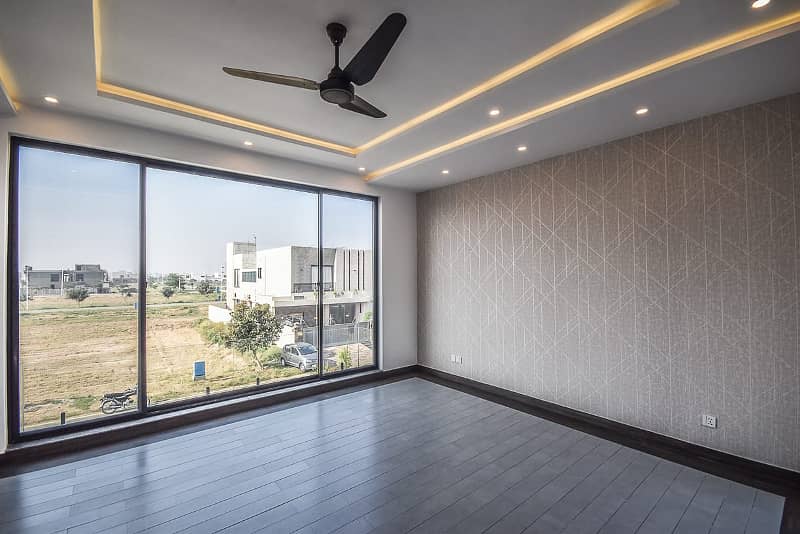 Separate Gate 1 Kanal Dazzling Upper Portion On Top Location For Rent in DHA Phase 6 Lahore 3