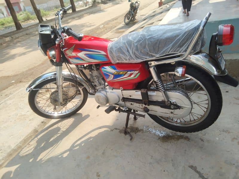 03152550822Honda 125 2022 model hai bilkul okay hai 5