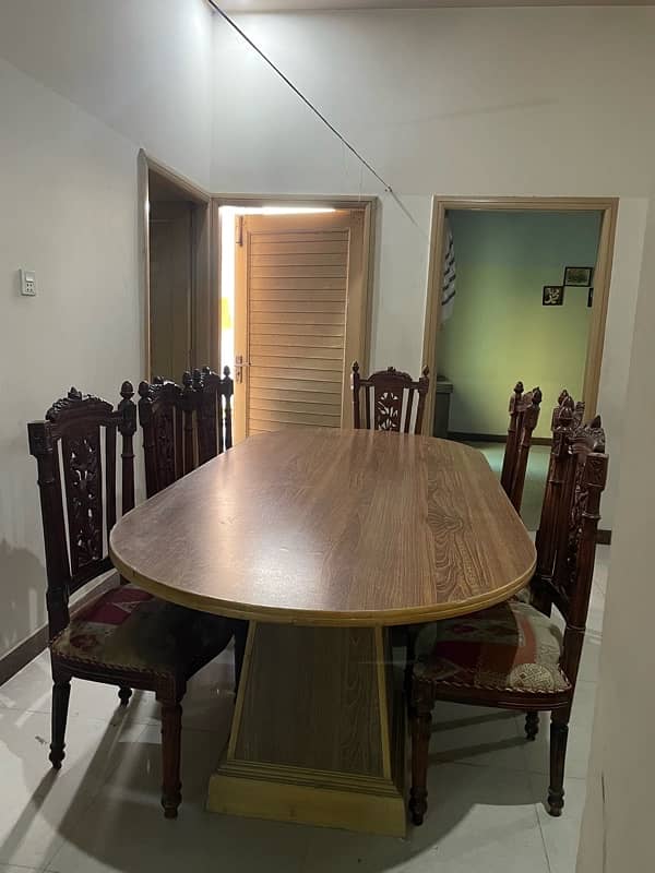 wodden Dinning table with 7 chairs 0