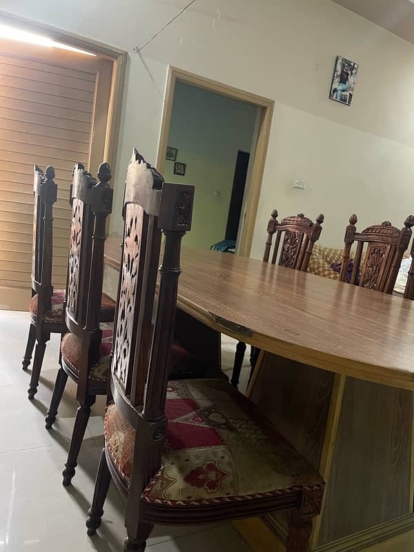 wodden Dinning table with 7 chairs 3