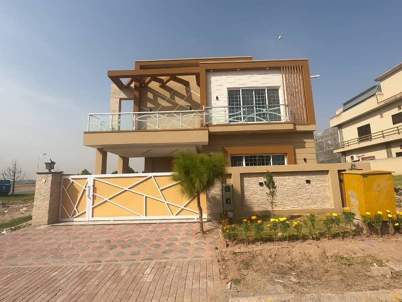 Prime Location 11 Marla House In Stunning Bahria Greens - Overseas Enclave Is Available For sale 0