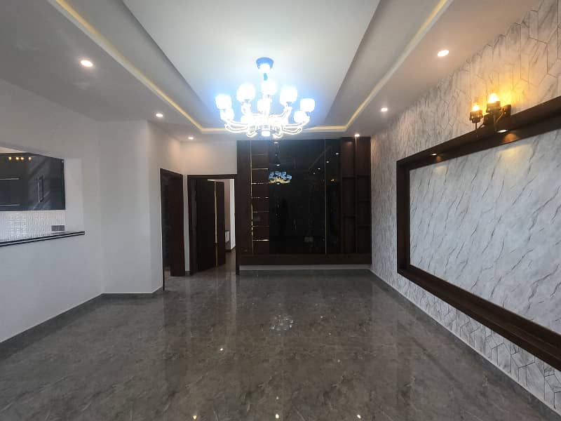 Prime Location 11 Marla House In Stunning Bahria Greens - Overseas Enclave Is Available For sale 13