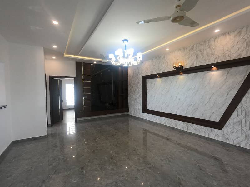 Prime Location 11 Marla House In Stunning Bahria Greens - Overseas Enclave Is Available For sale 14