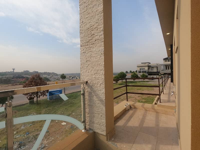 Prime Location 11 Marla House In Stunning Bahria Greens - Overseas Enclave Is Available For sale 23