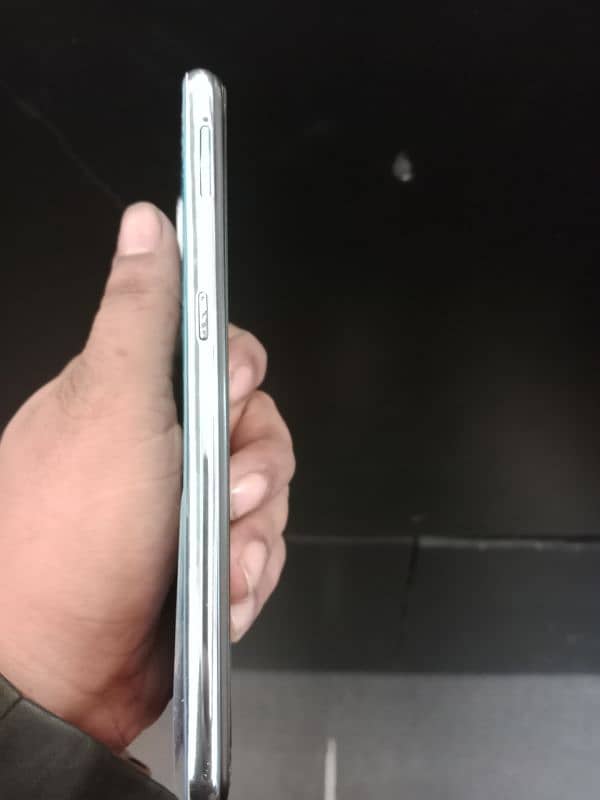 vivo S1 with box and charger 4