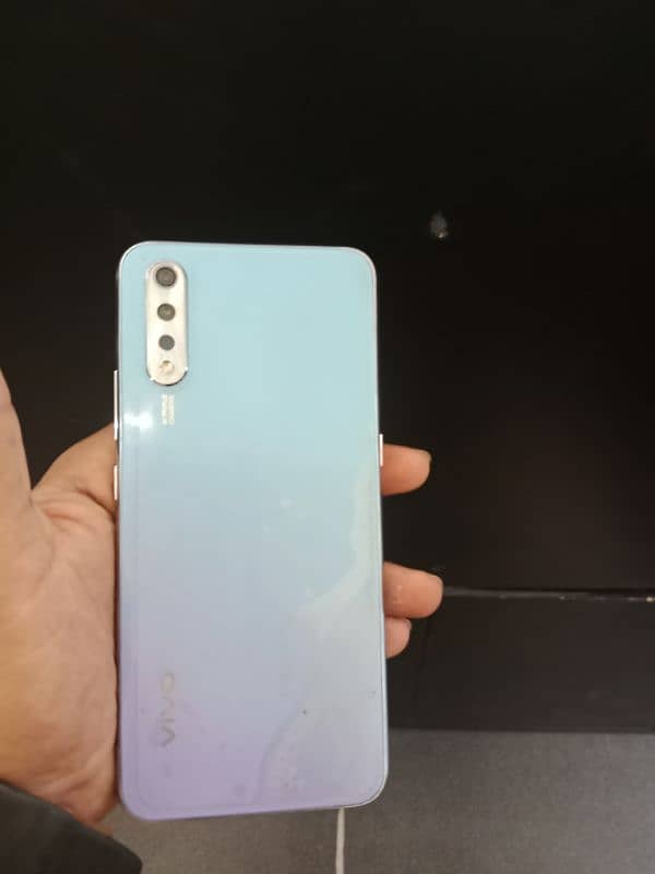 vivo S1 with box and charger 6