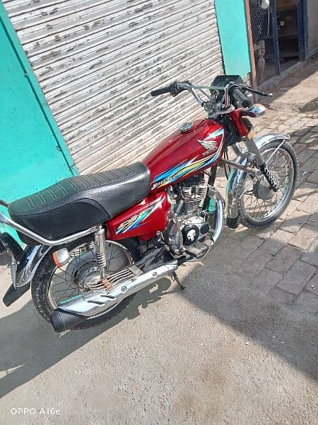 Honda 125 . . 2018 model. . location Shah pur sadar . 3