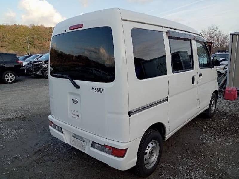 Daihatsu Hijet 2019 3