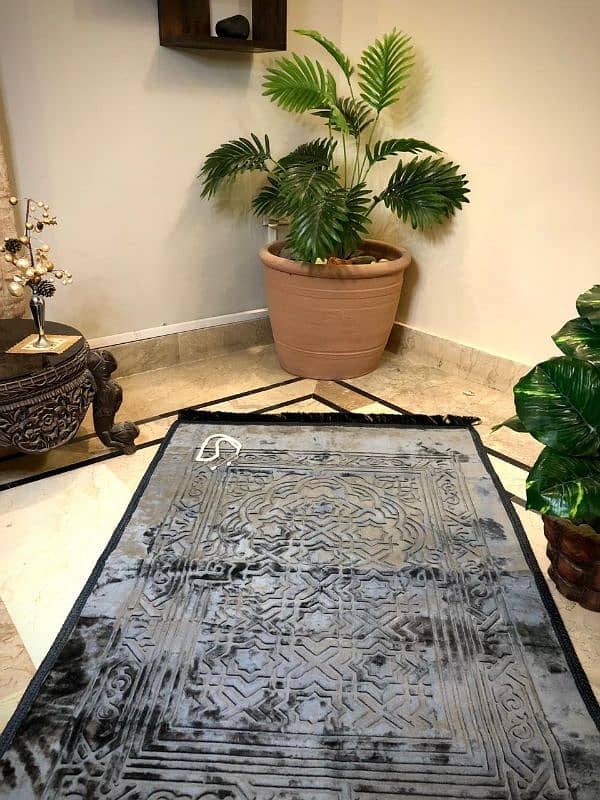 Premium Velvet Prayer Mat - 80x120cm 1