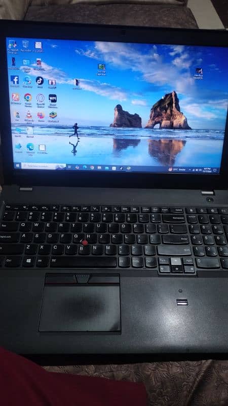 Lenovo  t560 0