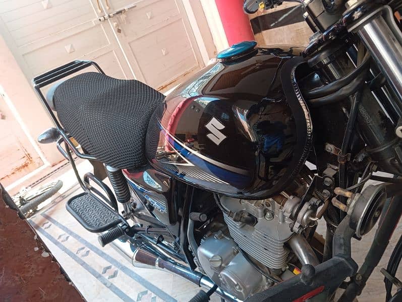 SUZUKI 150 BIKE AVAILABLE 1