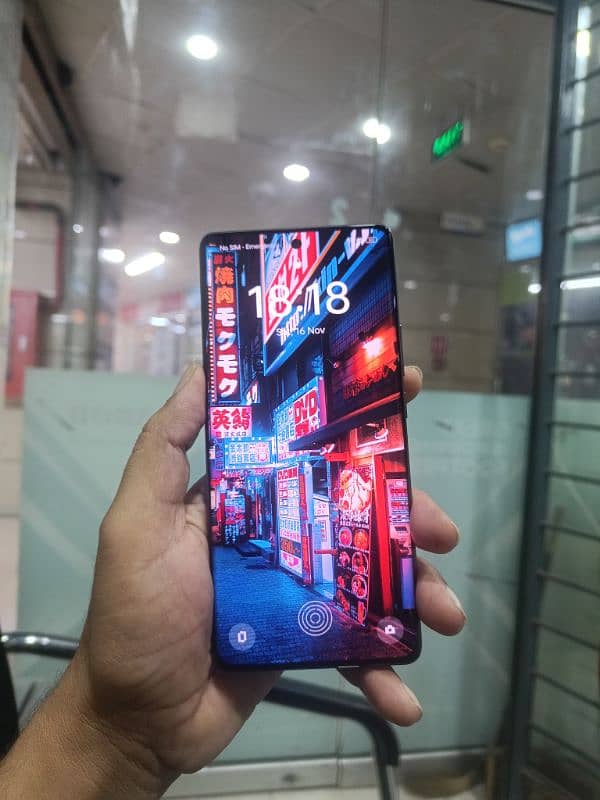 Realme GT6 Snapdragon 8s Gen3 5