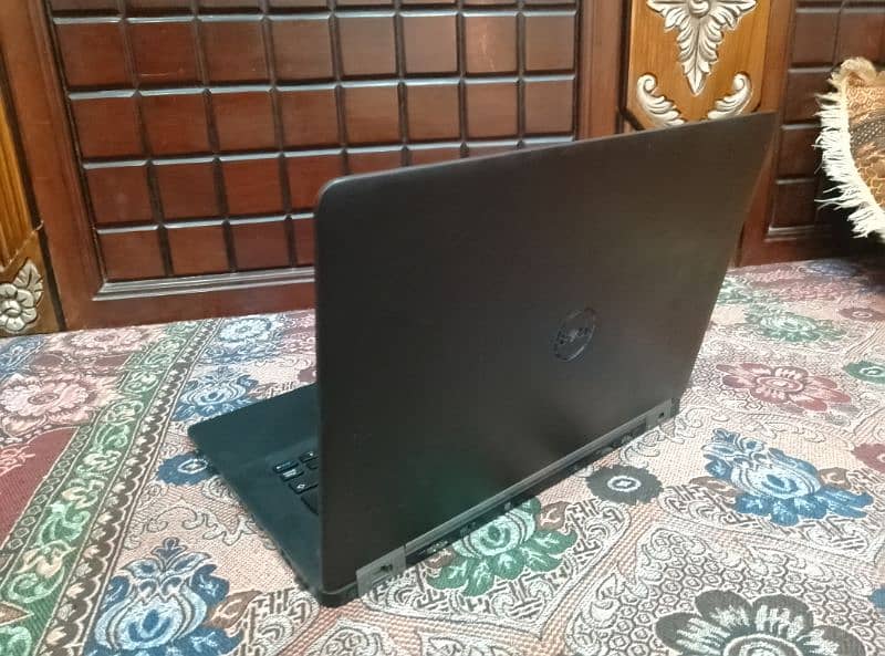 Laptop 8