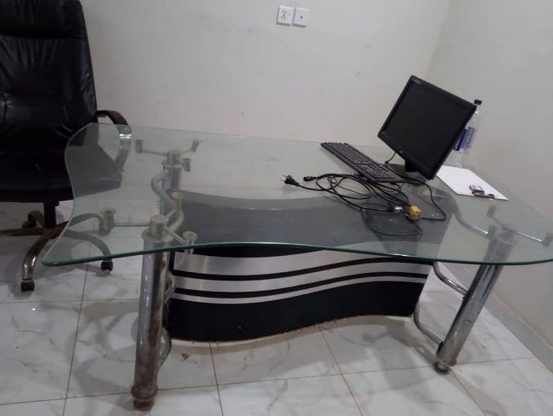 office table and chair 0