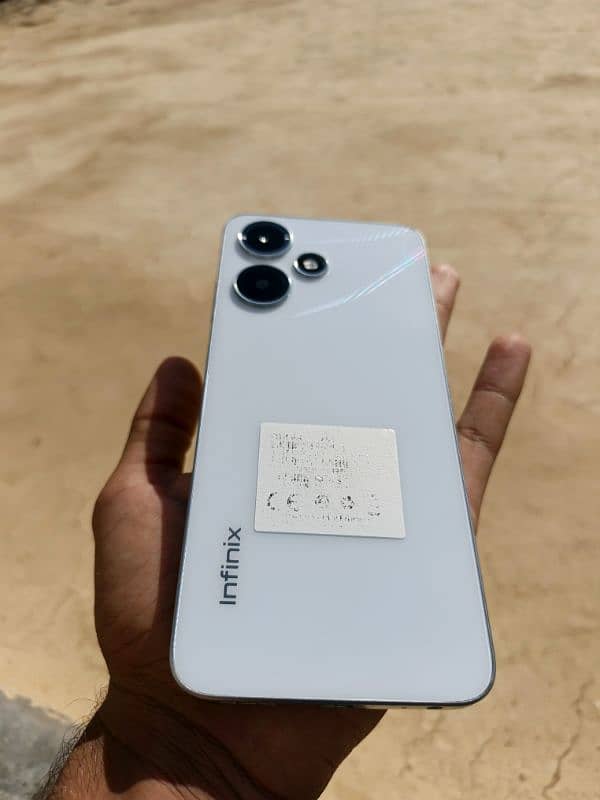 infinix hot 30 play  10/10 condition 2