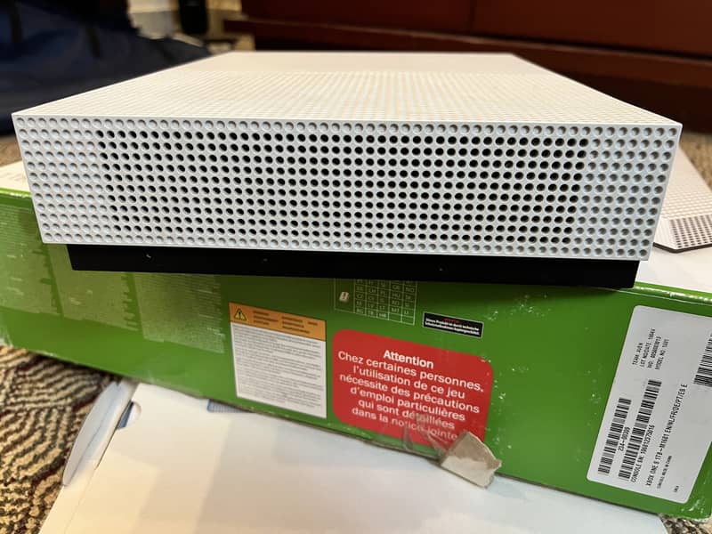 Xbox One S Is Available For Sale 1tb 7