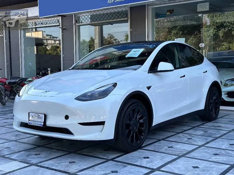 Tesla Model Y Standard Range 2022 3