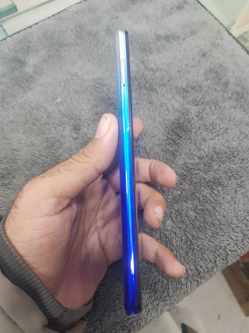 Infinix Hot 11 play 4/64 only Phone condition 10/10 battery 6000 0