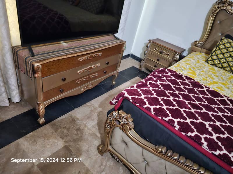 USED Complete Bed Set with mentioned details in description. 4