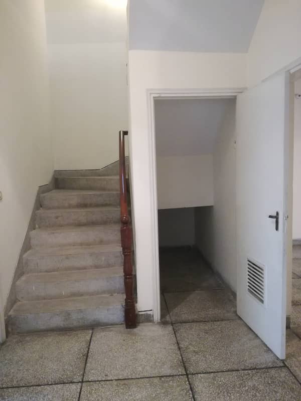 10 Marla 03 Bedroom House Available For Sale In Askari 9 Lahore Cantt 10