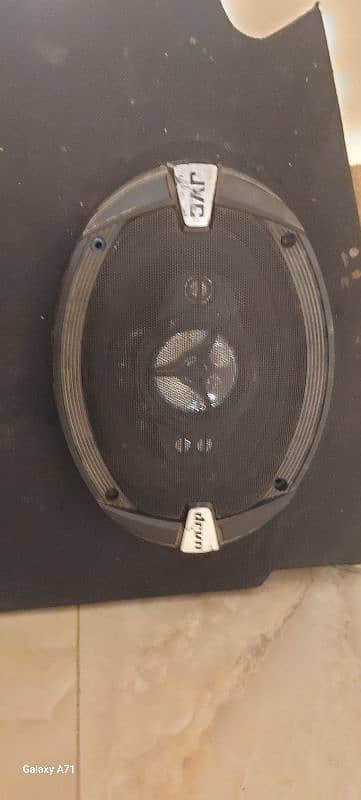 1 woofer JVC 13 ,AMPLIFIER FREMIER 2000W 4CHANNEL 2speaker JVC 1 BOX 4