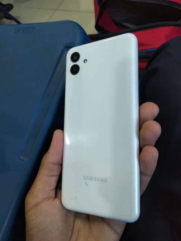 Samsung Galaxy A04 0