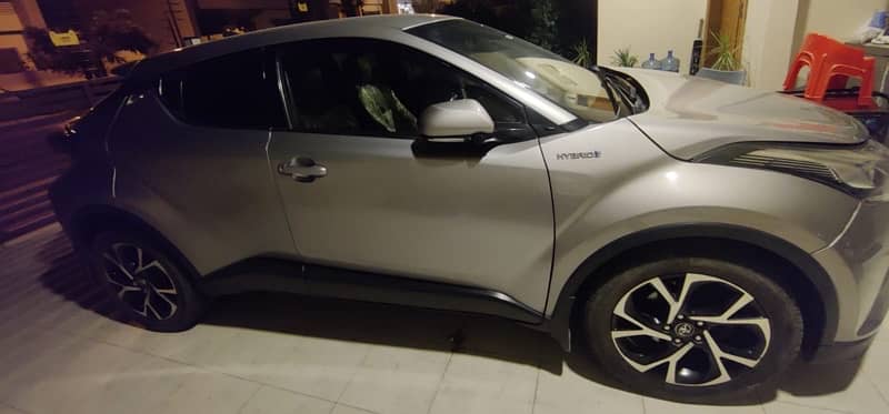 Toyota C-HR 2017 4