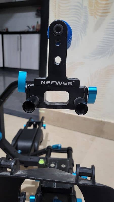 Neewer Shoulder Camera rig for sale 1