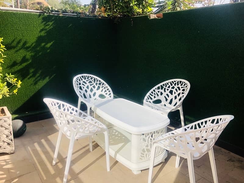 boss original pure white  plastic garden chairs with white table set 2