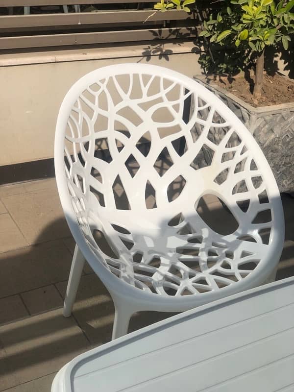 boss original pure white  plastic garden chairs with white table set 8