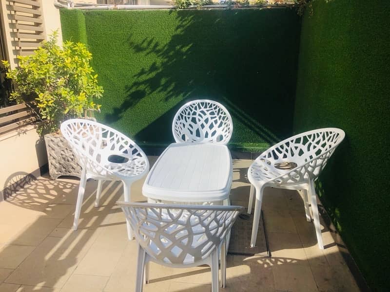 boss original pure white  plastic garden chairs with white table set 10