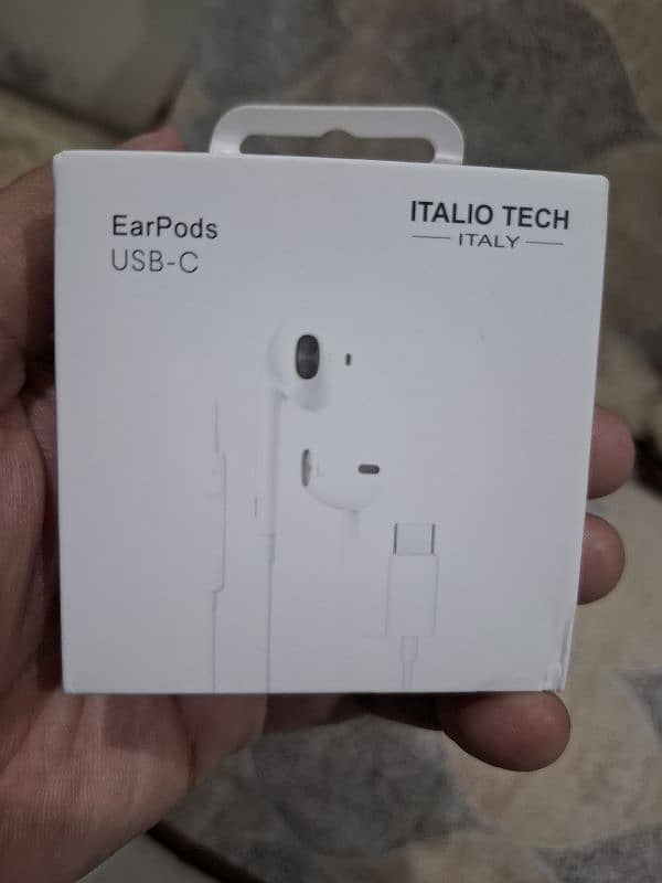 Italio Tech Italy Type C Earphones 0