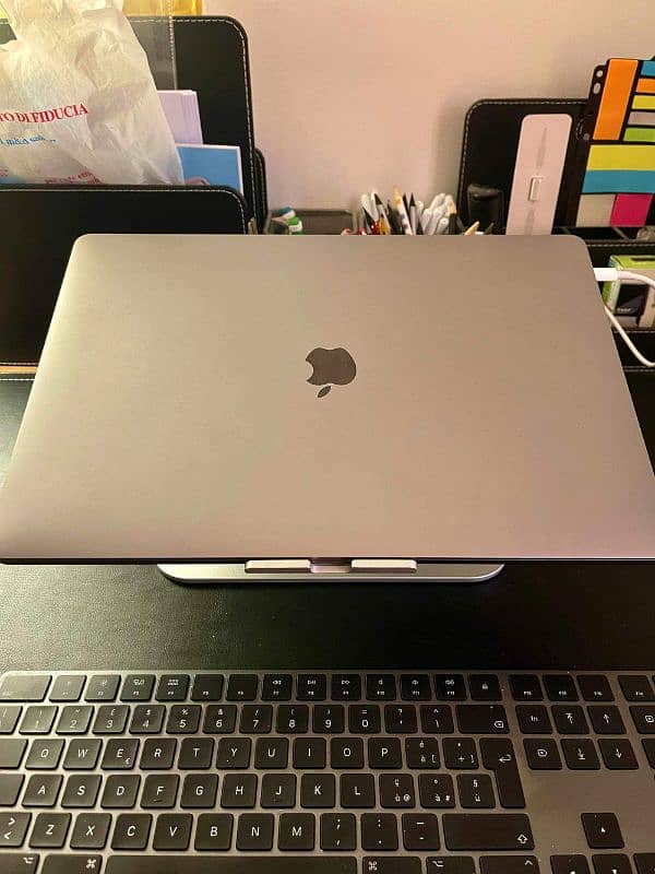 MacBook Pro i9 16" 2019 (A2141)(16gb/1TB/4gb) 2