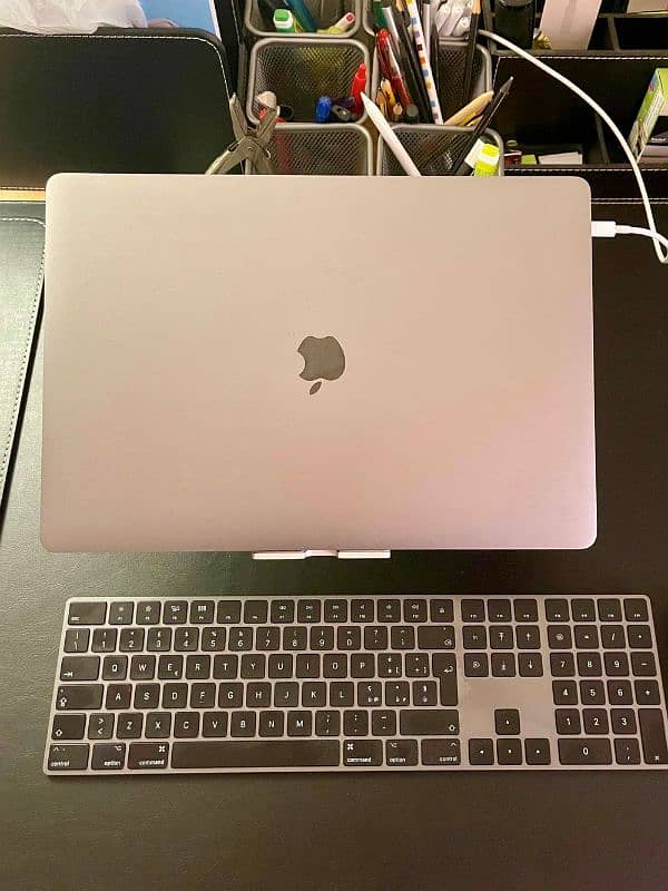 MacBook Pro i9 16" 2019 (A2141)(16gb/1TB/4gb) 3