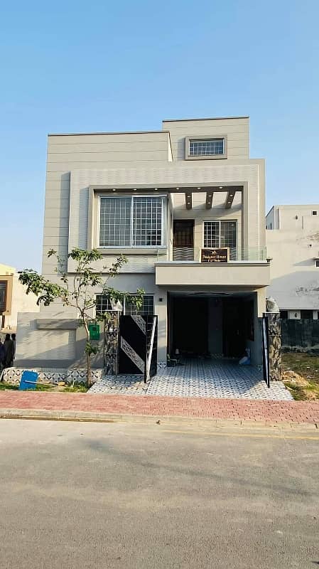 5 Marla luxury house For Rent hot location bahria town 0