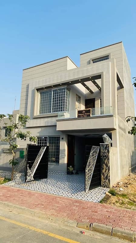 5 Marla luxury house For Rent hot location bahria town 5