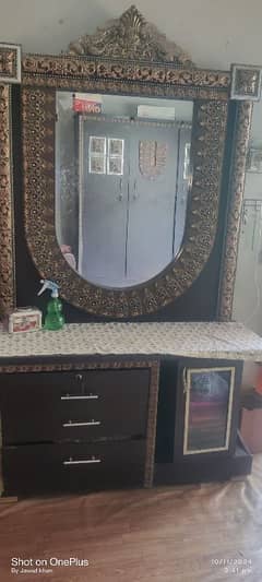 dressing and side table for sell