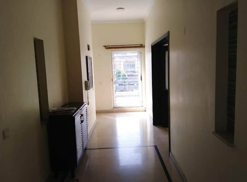 01 Kanal Separate Gate Beautiful Upper Portion Available For rent in DHA Lahore Cantt 5