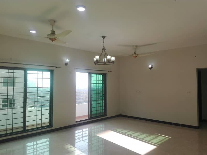 10 Marla 03 Bedroom 3rd Floor Apartment Available For Rent In Askari 11 Sector-B Lahore 12