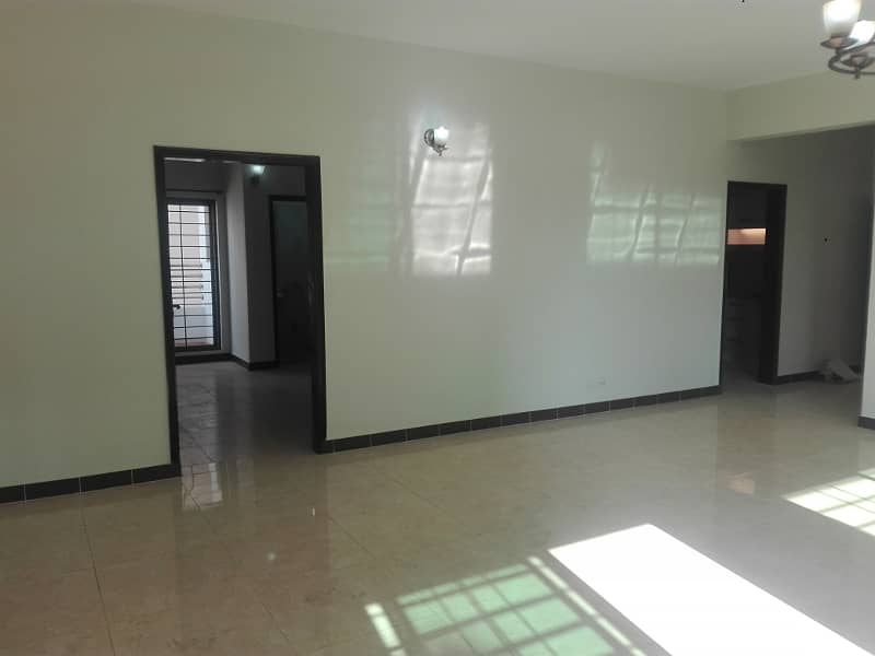 10 Marla 03 Bedroom 3rd Floor Apartment Available For Rent In Askari 11 Sector-B Lahore 14