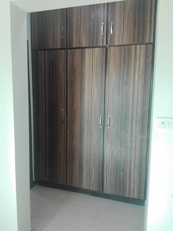 10 Marla 03 Bedroom 3rd Floor Apartment Available For Rent In Askari 11 Sector-B Lahore 23