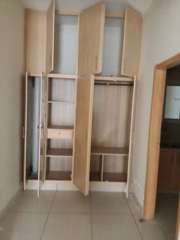 "2 Bed Luxury Apartment Beautiful Ambience, Airy Rooms, Facing Boulevard" 3