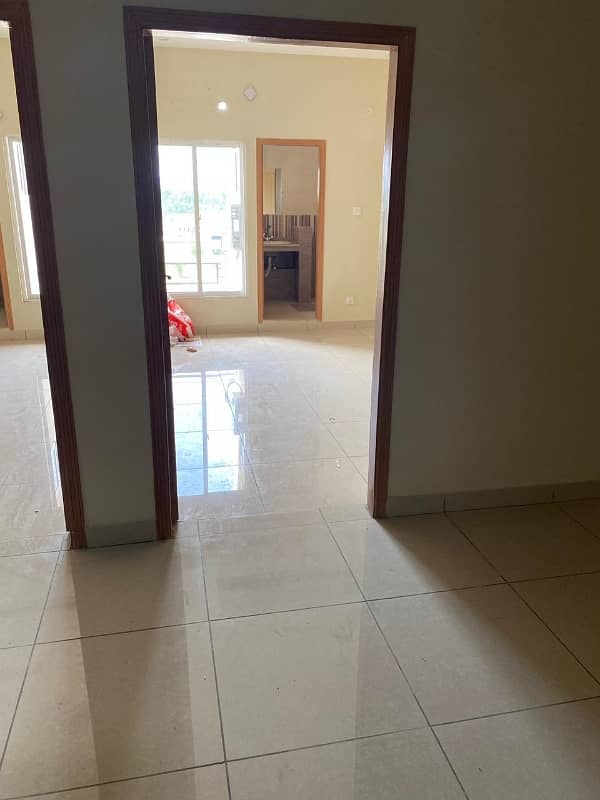 "2 Bed Luxury Apartment Beautiful Ambience, Airy Rooms, Facing Boulevard" 9