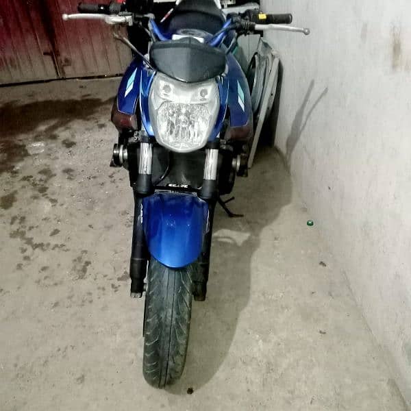 Suzuki GSR400cc 3