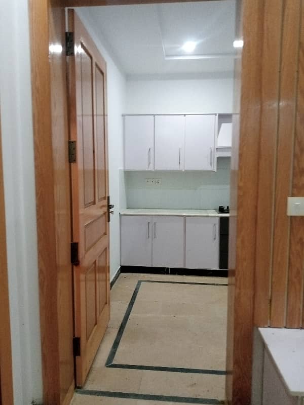 10 Marla Ground Portion Available On Rent In Gulberg Residencia. 5