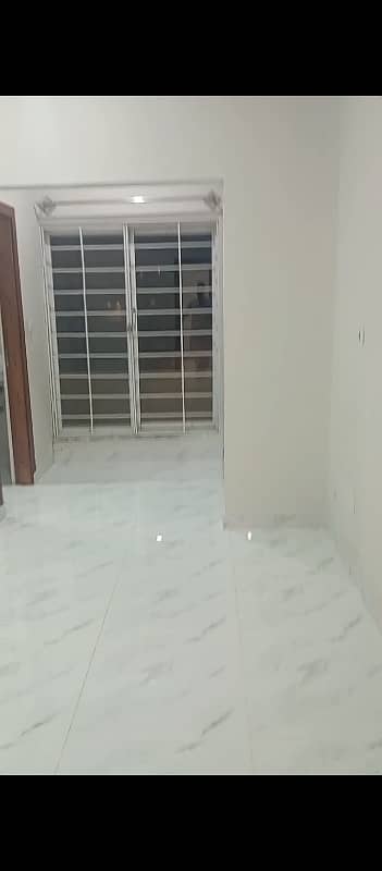 7 Marla Upper portion Available on rent in Gulberg Residencia 8