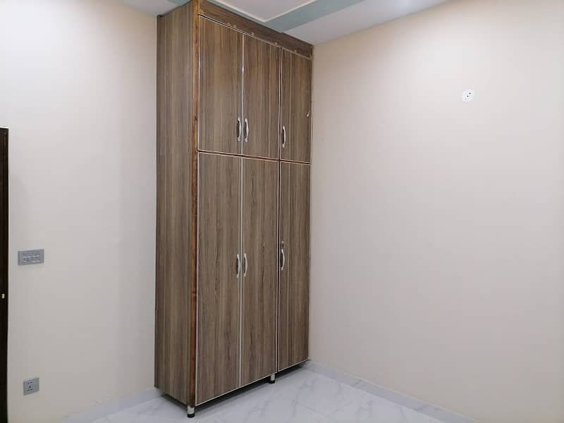 Prime Location Upper Portion For rent In Izmir Town 2